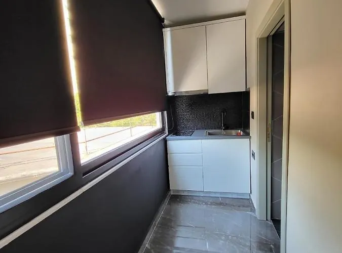 La Mirage 04 地拉那